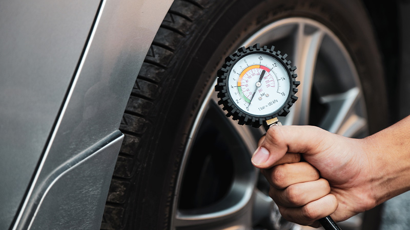 Manometro per misurazione pressione pneumatici